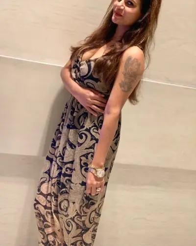Dhampur Escort